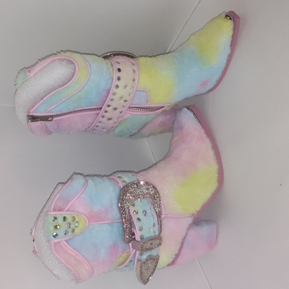 Dolls Kill Shoes - Dolls Kill Club Exx Sharp Sheriff Shine Cowboy Boots Faux Fur Pastel Colors Sz
